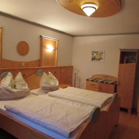 Bed & Breakfast Arkadenhof Fam. Schneider