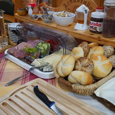 Arkadenhof Fam. Schneider Frühstückspension 3*