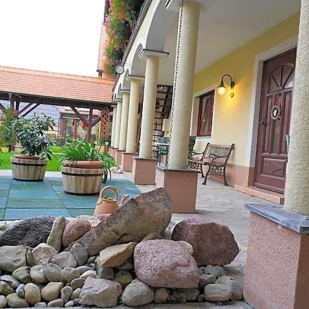 Arkadenhof Fam. Schneider Bed & Breakfast Eichenbrunn